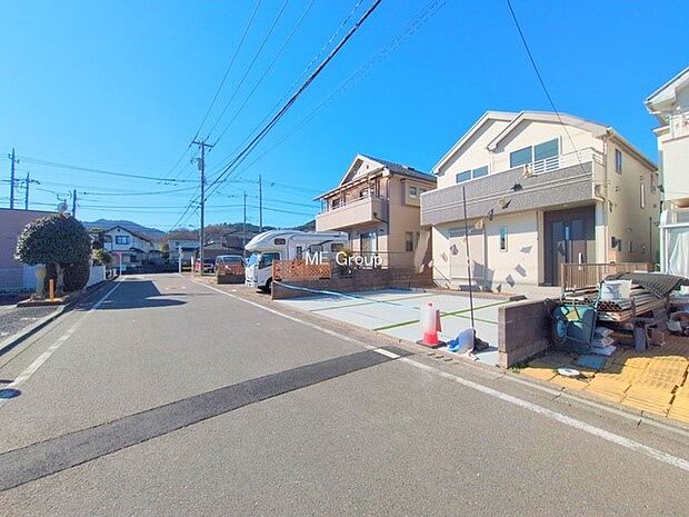 【前面道路含む現地写真】■優雅なラインが、毎日を引き立てます