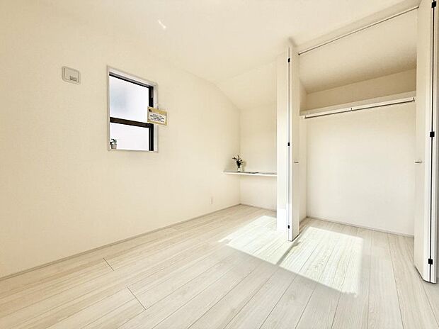 【子供部屋】■家具やレイアウトを自由に配置できるため使い勝手が良く快適に過ごせます