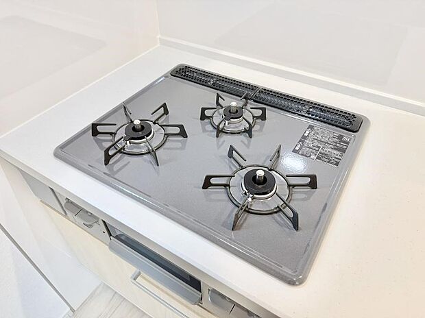 【3口ガスコンロ】■一度に多くの料理ができ便利で効率的