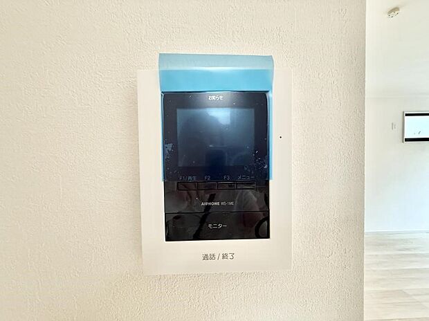 【TVモニター付インターフォン】■訪問者を確認できて安心感が増します