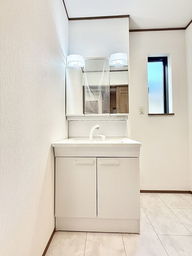 【洗面台・洗面所】■朝の準備がスムーズにできる広さです