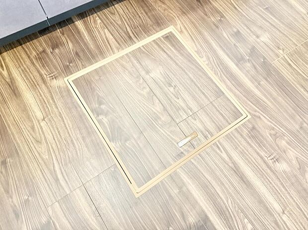 【床下収納】■隠れた収納スペースで家全体がスッキリ