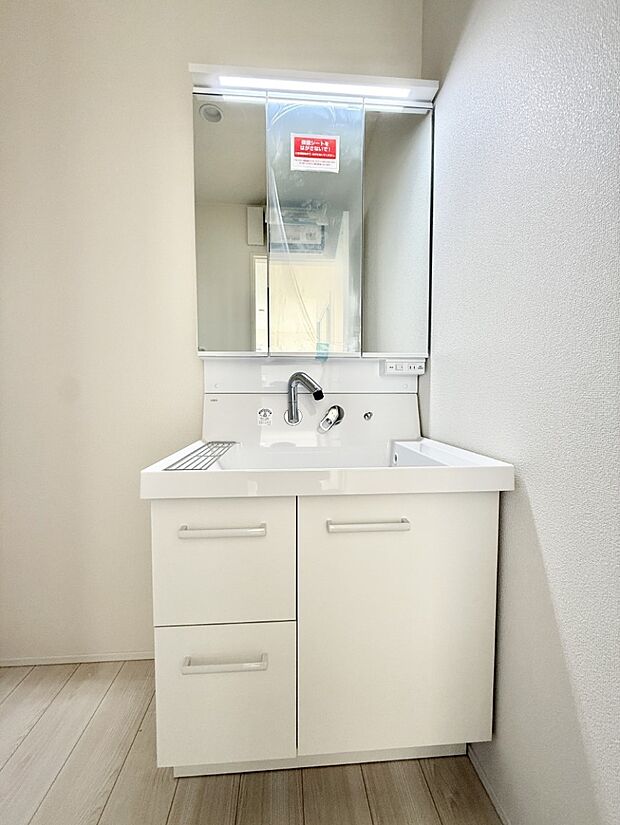 【洗面台・洗面所】■朝の準備がスムーズにできる広さです