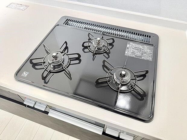 【3口ガスコンロ】■一度に多くの料理ができ便利で効率的