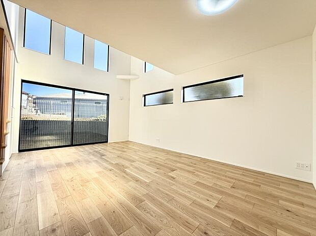 【ダイニング】■ふとした瞬間に幸せを感じる、心地よい場所