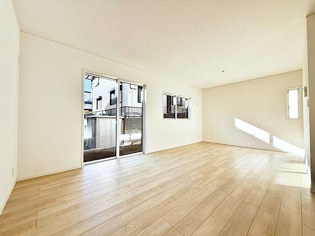 【リビングダイニング】■シンプルだけど贅沢、大切な人と過ごす心がほどける空間