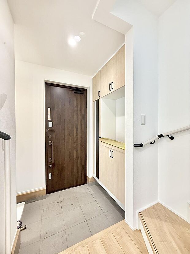 【玄関】■ ここから始まる一日、すっきり整った玄関