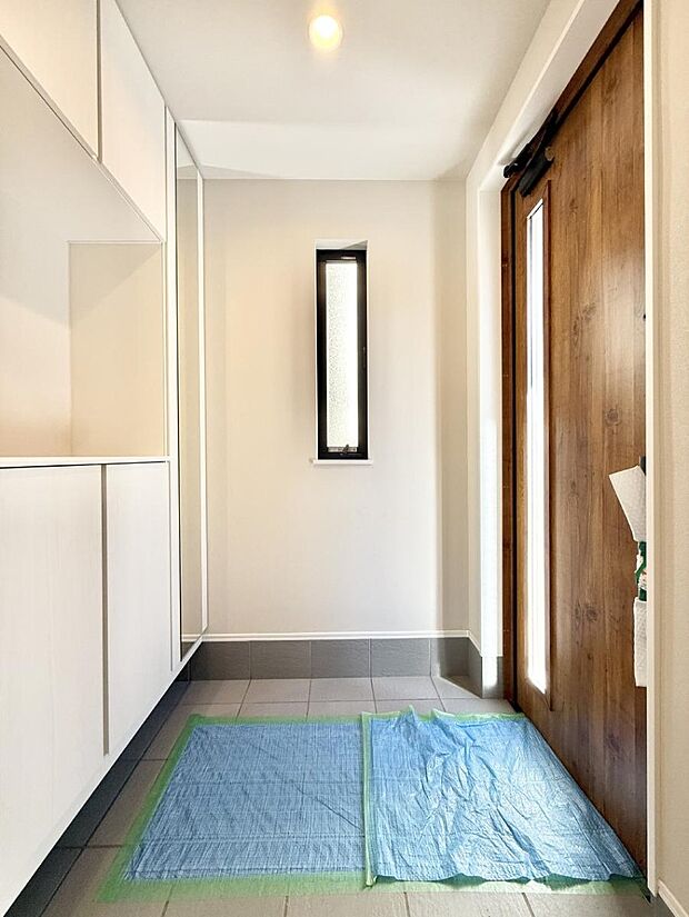 【玄関】■ ここから始まる一日、すっきり整った玄関