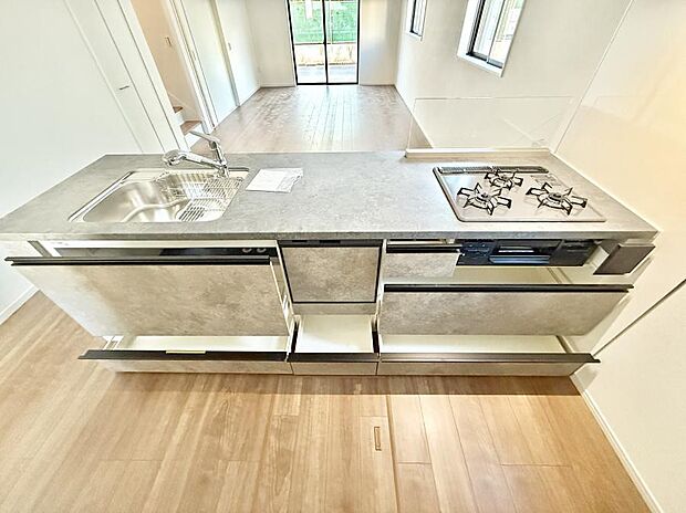 【キッチン】■アイデア広がる、クリエイティブな料理空間