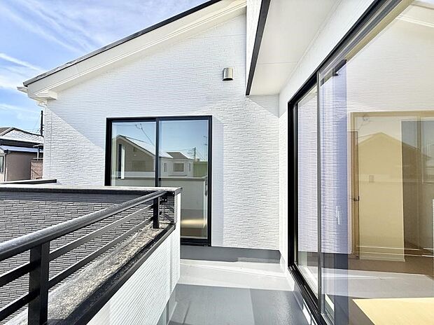 【バルコニー】■ 空を眺めながら、ほっと一息つける特別な空間