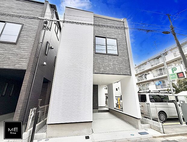 【現地外観写真】■暮らしを彩る充実した設備仕様が備わった住まい