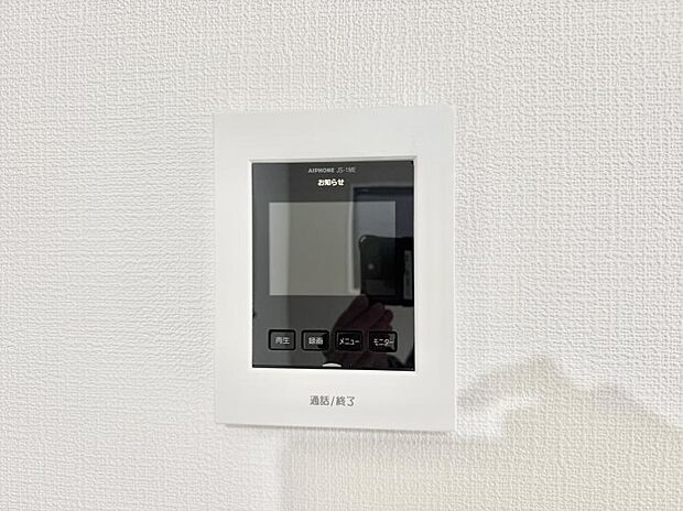【TVモニター付インターフォン】■訪問者を確認できて安心感が増します