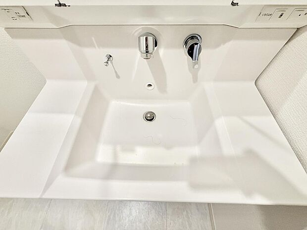 【ハンドシャワー付洗面台】■手洗いや顔を洗う時も快適に使える便利なシャワー