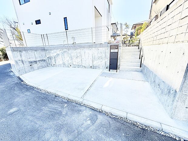 【駐車場】■自宅にカースペースがあると助かります