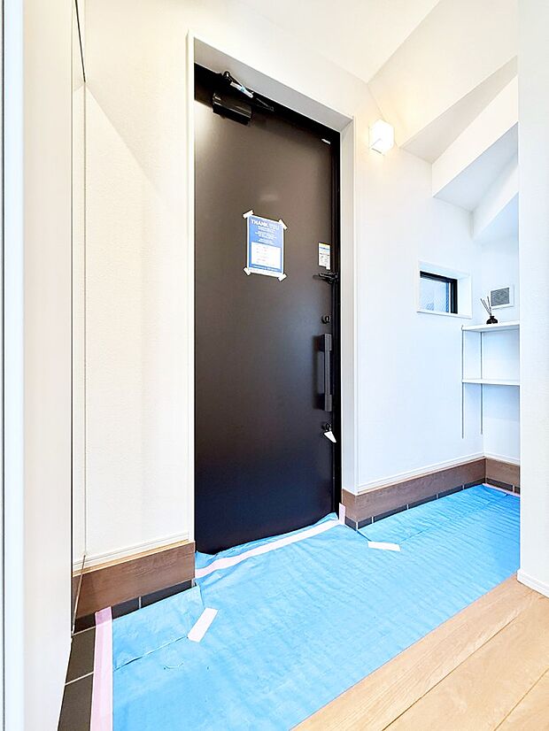 【玄関】■ シンプルで美しく、快適な暮らしの入り口