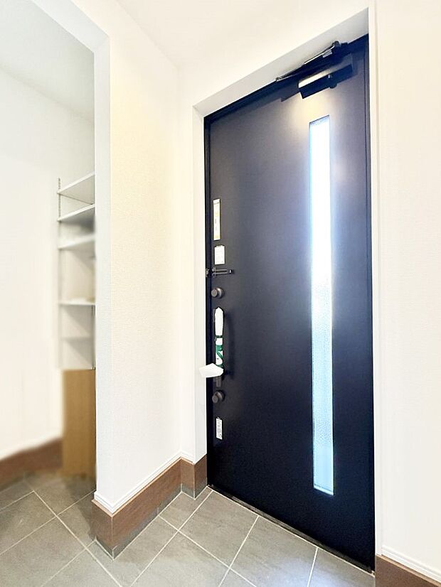 【玄関】■ シンプルで美しく、快適な暮らしの入り口