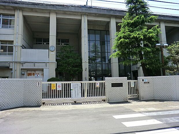 川崎市立新城小学校（約190m・徒歩3分）