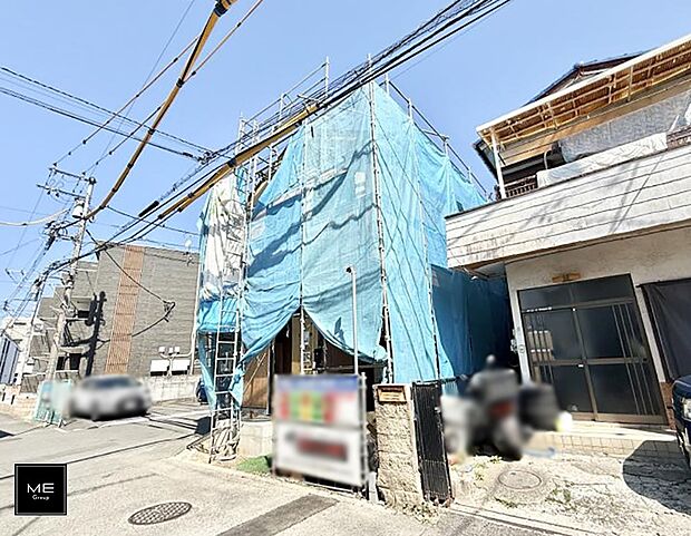 【現地外観写真】■暮らしを彩る充実した設備仕様が備わった住まい