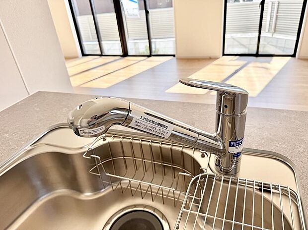 【浄水器】■清潔でおいしい水を手軽に供給してくれます