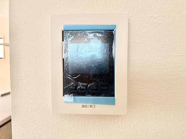 【TVモニター付インターフォン】■訪問者を確認できて安心感が増します