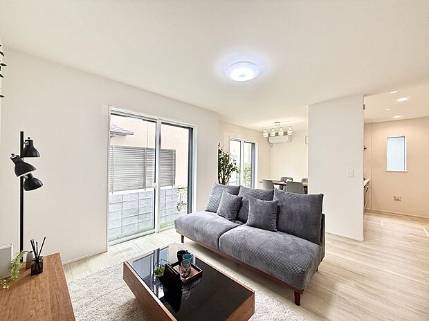 【ダイニング】■ふとした瞬間に幸せを感じる、心地よい場所