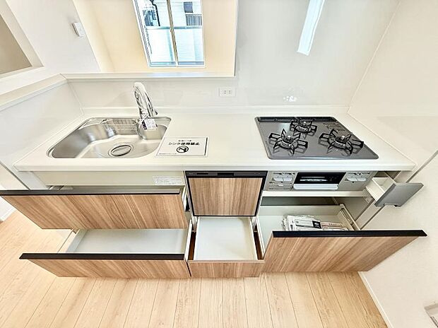 【キッチン】■シンプルで機能的、毎日使いやすいキッチン