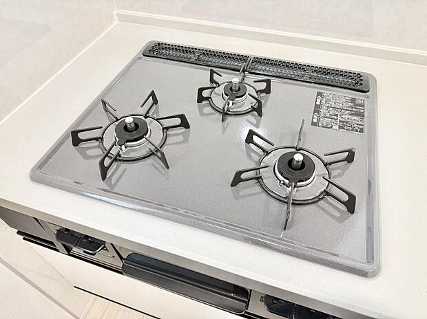 【3口ガスコンロ】■一度に多くの料理ができ便利で効率的