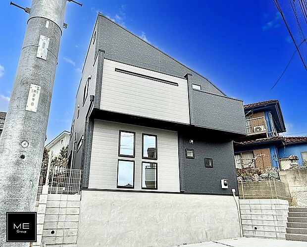 【現地外観写真】■暮らしを彩る充実した設備仕様が備わった住まい