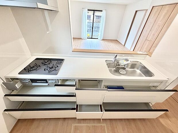 【キッチン】■家族の絆を深める、温もりのあるキッチン