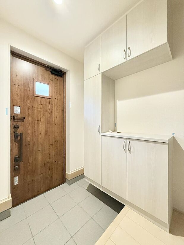 【玄関】■ ここから始まる一日、すっきり整った玄関