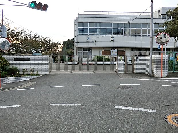 横浜市立瀬ヶ崎小学校(約450m・徒歩6分)