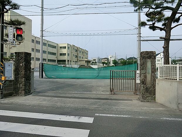茅ヶ崎市立西浜小学校（約350m・徒歩5分）