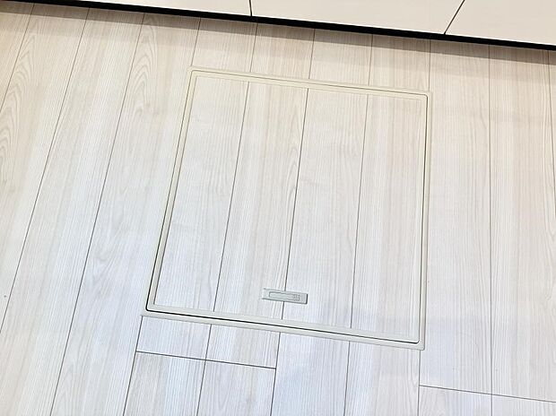 【床下収納】■隠れた収納スペースで家全体がスッキリ