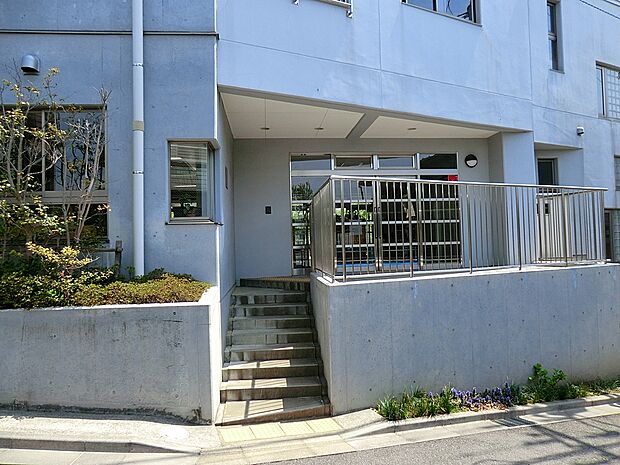 鶴川シオン幼稚園（約800m・徒歩10分）