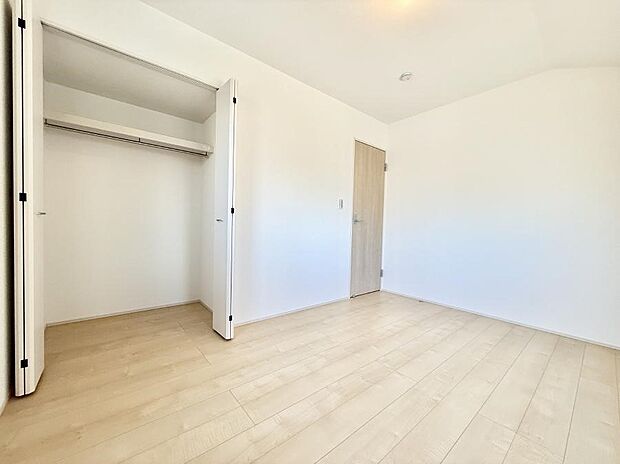 【洋室】■静かな洋室で読書や趣味に集中できる場所