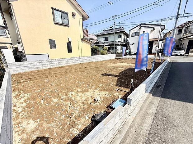 【現地外観写真】■家族みんなが笑顔で過ごせる、安心感のある住まい