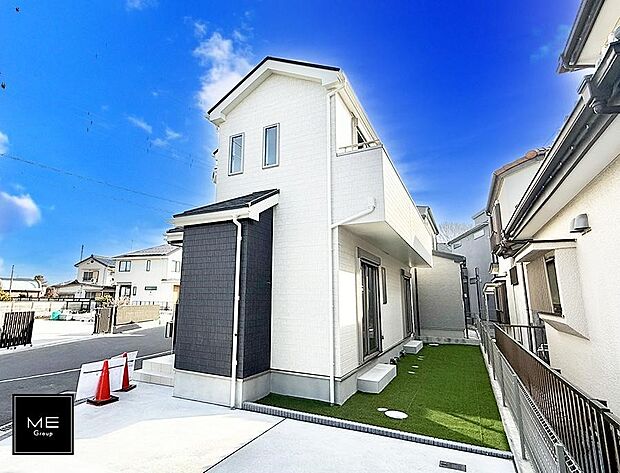 【現地外観写真】■暮らしを彩る充実した設備仕様が備わった住まい