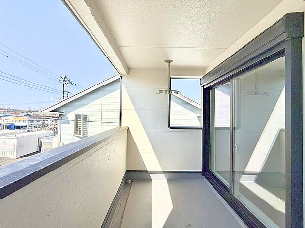 【バルコニー】■ 自然を身近に感じる、開放的なバルコニー