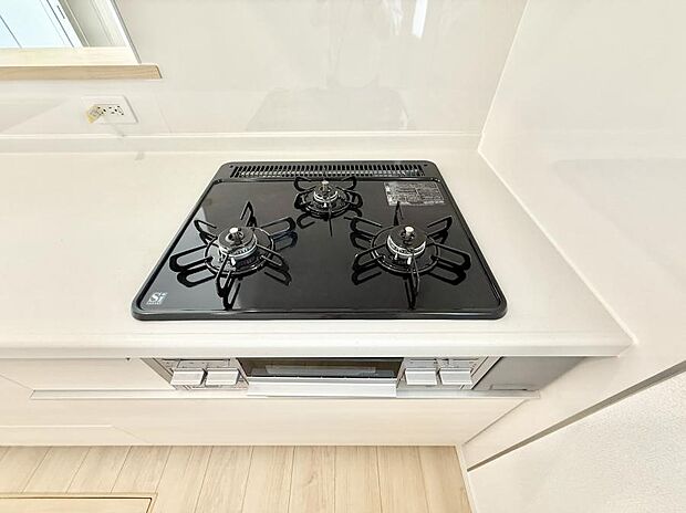 【3口ガスコンロ】■複数の鍋が同時に使えますね