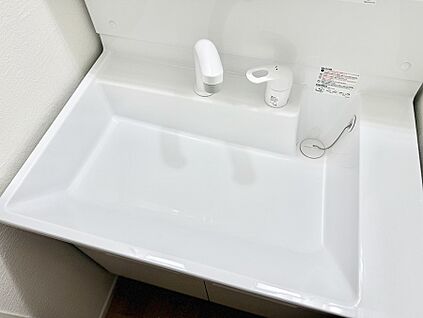 ハンドシャワー付洗面台