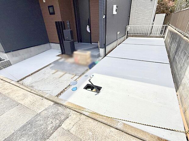 【バルコニー】■ 季節の移ろいを感じられる開放的な空間です