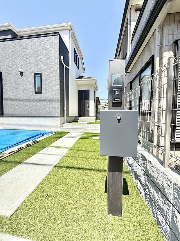 【玄関】■ 帰るたびにホッとする、安心感のある佇まい