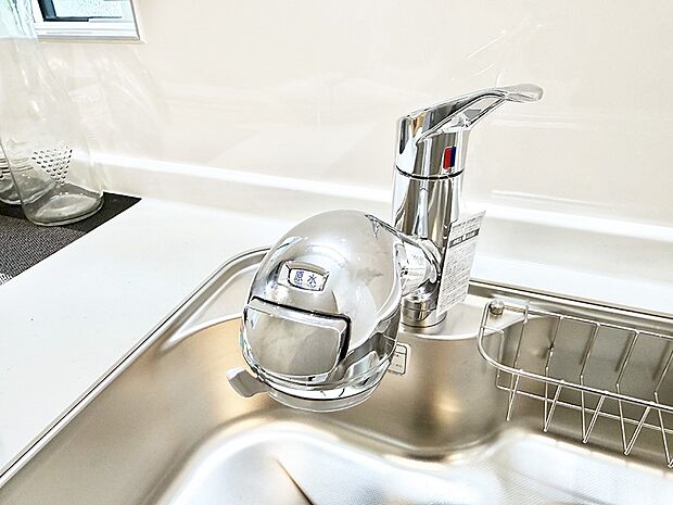 【浄水器】■清潔でおいしい水を手軽に供給してくれます