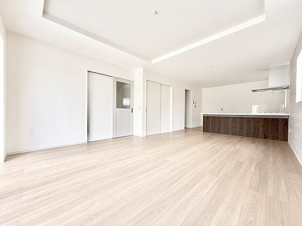 【リビングダイニング】■シンプルだけど贅沢、大切な人と過ごす心がほどける空間