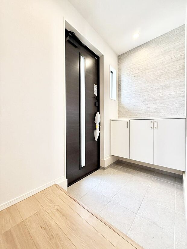 【玄関】■ ここから始まる一日、すっきり整った玄関