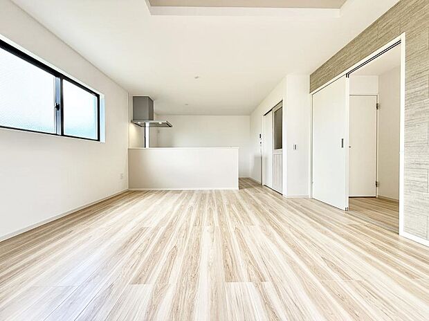 【リビングダイニング】■日常をちょっと特別にする、憩いの空間