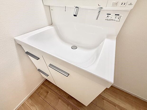 【ハンドシャワー付洗面台】■手洗いや顔を洗う時も快適に使える便利なシャワー