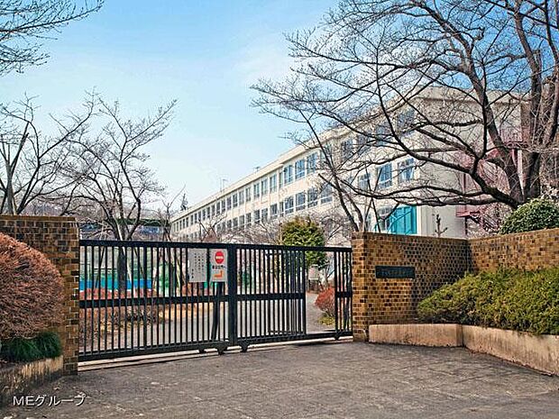 八王子市立長房中学校（約1,420m・徒歩18分）