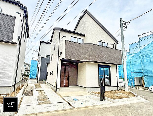 【現地外観写真】■暮らしを彩る充実した設備仕様が備わった住まい