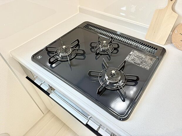 【3口ガスコンロ】■一度に多くの料理ができ便利で効率的